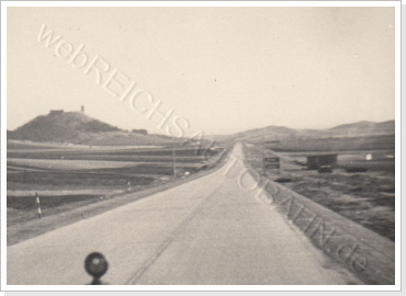 Neu im Abschnitt der A4 in Thüringen ist das Foto der einbahnigen Strecke bei den "Drei Gleichen" bei Wandersleben