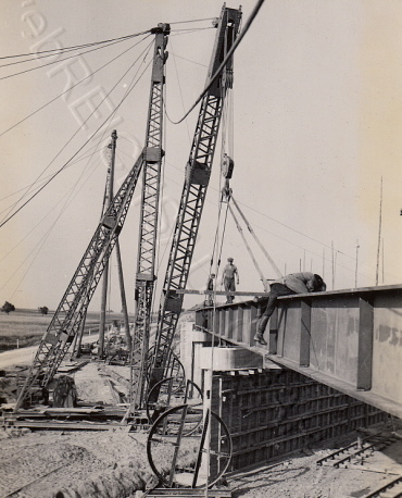 Baustelle Überführung Reichsstraße 7 1937 Blick auf den Kran