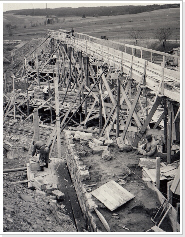 Bau der Wegeüberführung Seubtendorf - Langgrün April 1936